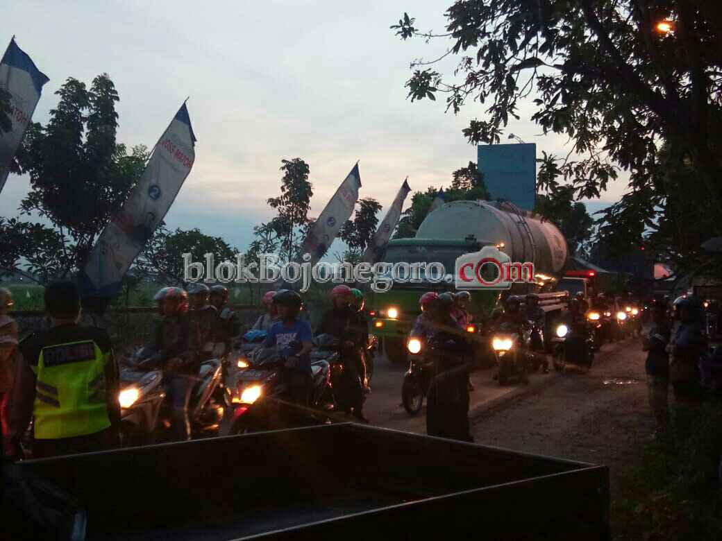 Dua Korban Dilarikan ke RSUD, Kerugian Capai Rp10 Juta