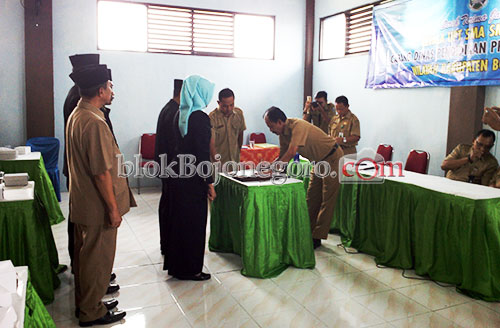 Cabdindik Bojonegoro Lakukan Sertijab 5 Kasek Baru