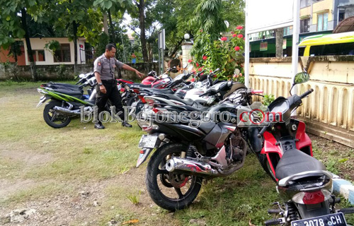 Parkir Sembarangan di Luar Sekolah, Motor Pelajar Dirazia