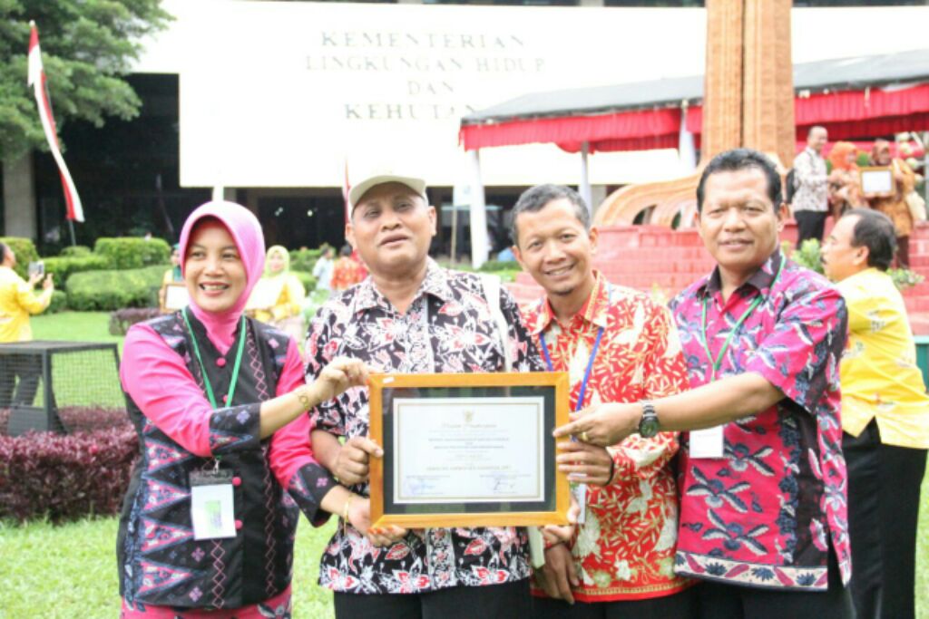 2 Sekolah di Bojonegoro Dapat Penghargaan Adiwiyata Nasional