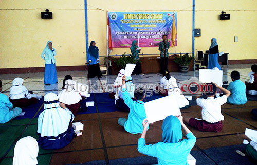 Konsentrasi, Tak Hanya Peserta, Orang Tua Juga Ikut Tegang