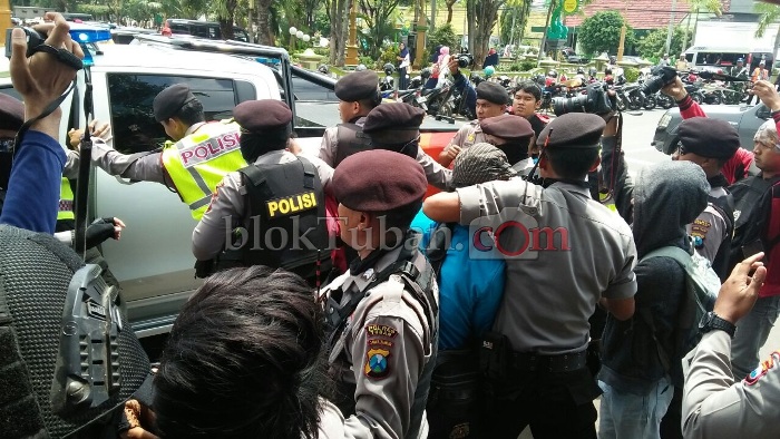 Diduga Pukuli Pendemo, Wihadi Minta Kapolri Tindak Oknum Polisi