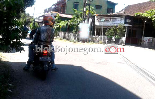 Tak Sedikit Atribut Bacabup Langgar Aturan
