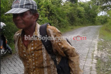 Kakek Sebatang Kara Ini, Rawat 30 Kerbau Sendiri
