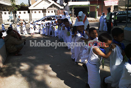KB-PAUD Se-Kecamatan Dander Ikuti Manasik Haji