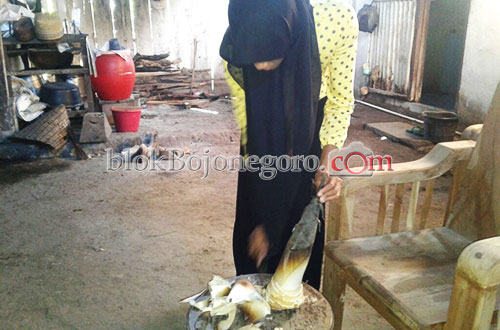 Musim Hujan, Nikmatnya Memasak Sayur 'Bung'