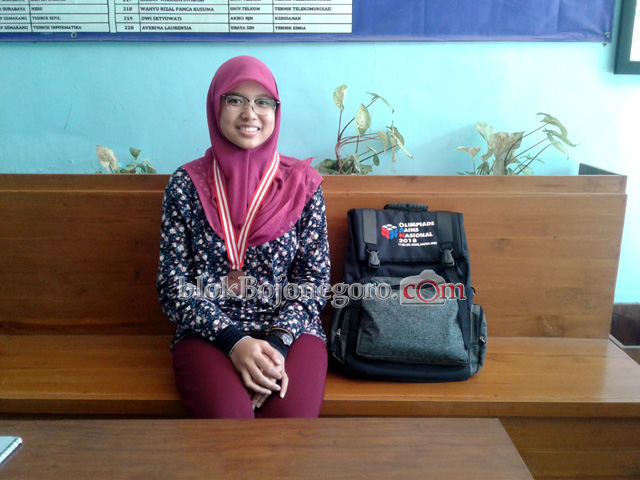 Perdana, Siswi Bojonegoro Raih Mendali Perunggu di Ajang OSN