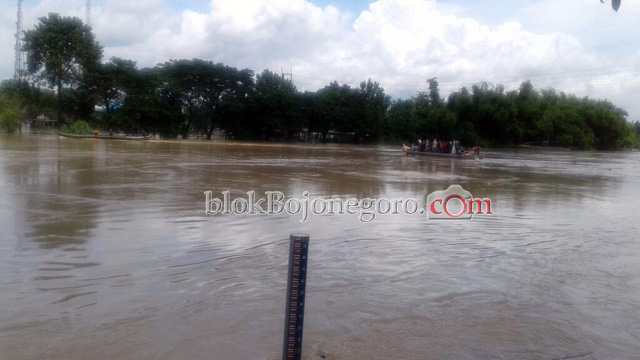 Ngawi Hujan Deras, TMA Bengawan Solo Naik Lagi