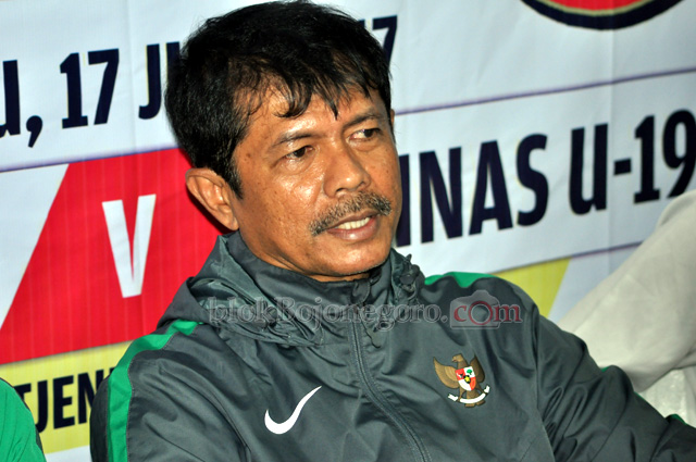 Di Tepi Lapangan, Pelatih Timnas Apresiasi Kiper Persibo
