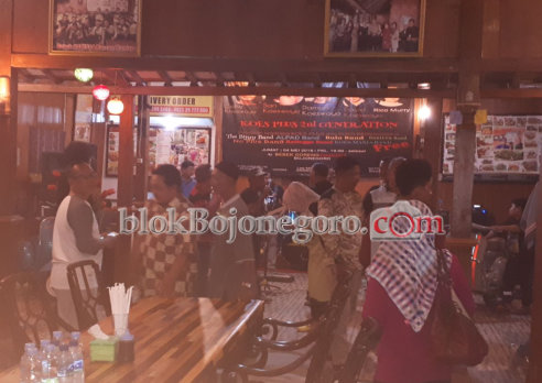 Istimewa, Makan Malam di Harissa Bareng Anak-anak Koes Plus