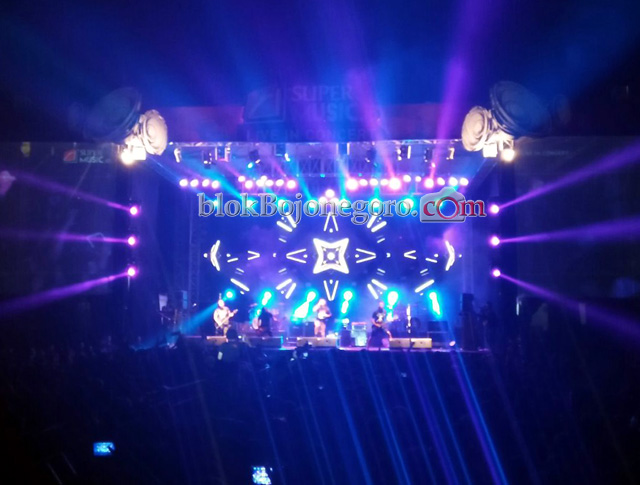 Band Burgerkill Awali Konser