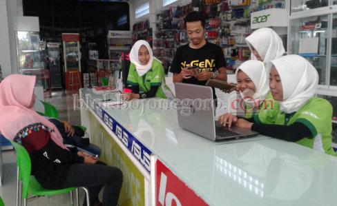 Jelang UNBK, Penjualan Komputer-Laptop Meningkat Tajam