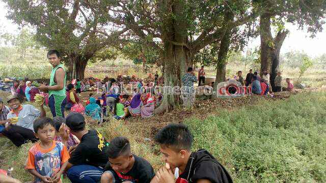 Sedekah Bumi Warga Brangkal Diisi Wayang Golek
