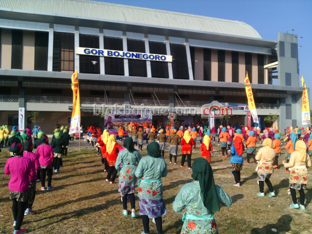 Ratusan Istri Kades Ikuti Senam Perwosi