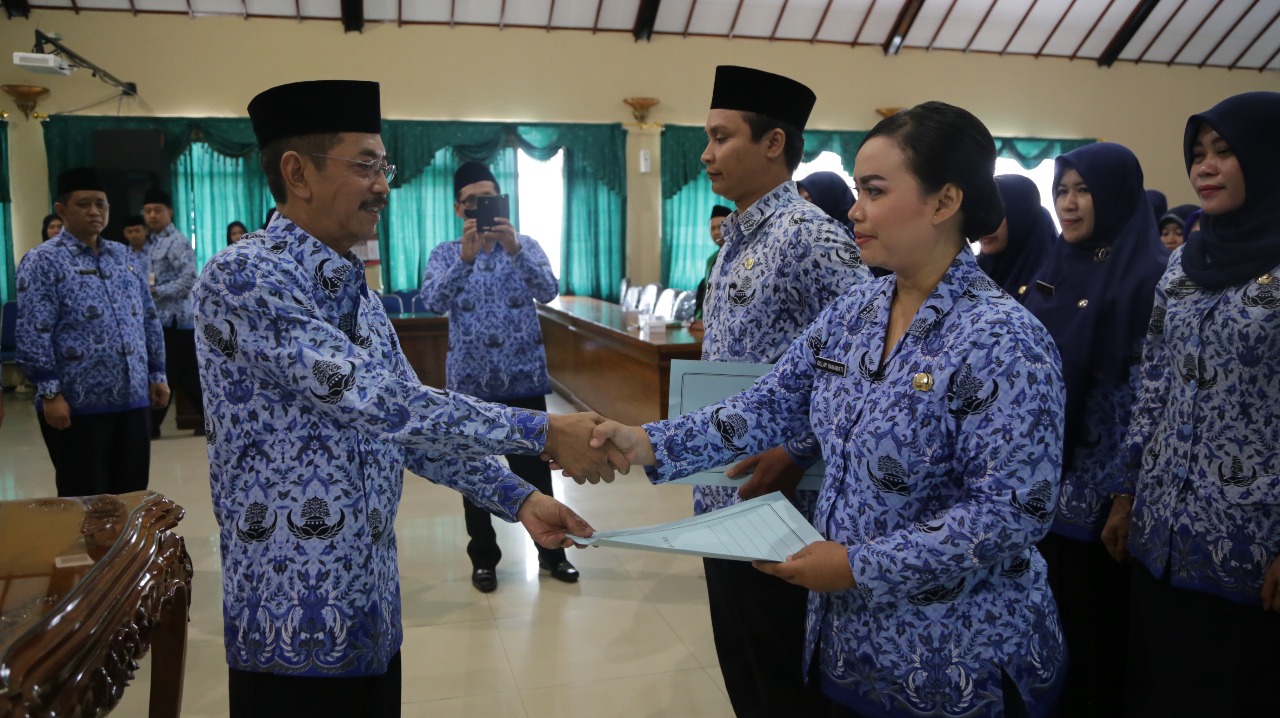 Asyik...!!! 172 Honorer Bojonegoro Jadi PNS