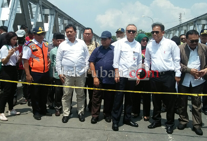 Tinjau Jembatan, Komisi V Sebut Kelebihan Beban