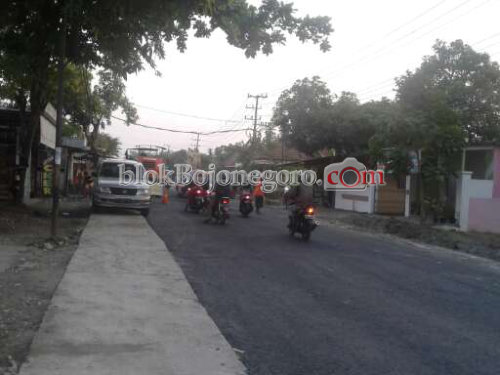 Jalur Bojonegoro-Babat Padat Warga Berlebaran