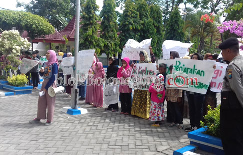 Aliansi Masyarakat Pengawas Keadilan Menuntut Rodliyah Dibebaskan