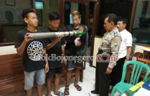 Main Mercon Bumbung, Tiga Pemuda Diamankan