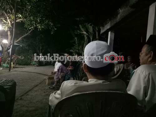 Histeris, Rumah Duka Penuh Pentakziah