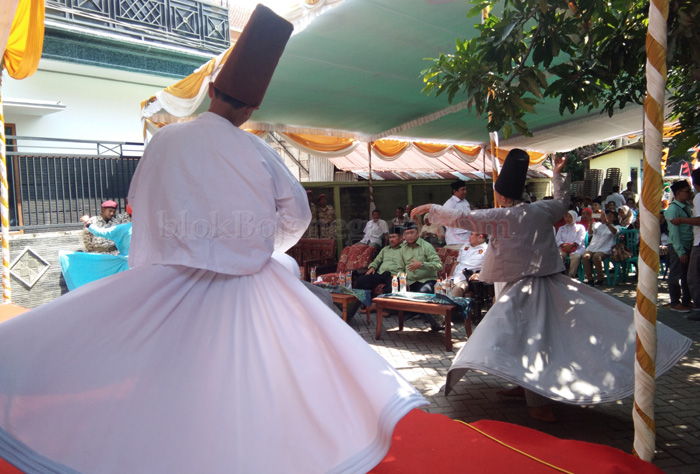 Tarian Sufi Iringi Basudewa Daftar ke KPU