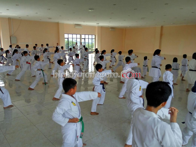 Jalin Kebersamaan, Atlit Karate Empat Kabupaten Latihan Bersama