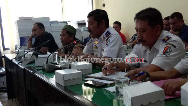 Parkir di Alun-Alun, Hanya Kendaraan Luar Daerah Wajib Bayar