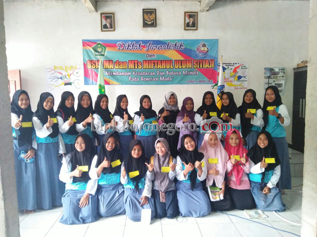 OSIS MA dan MTs Miftahul Ulum Sitiaji Diklat Jurnalistik