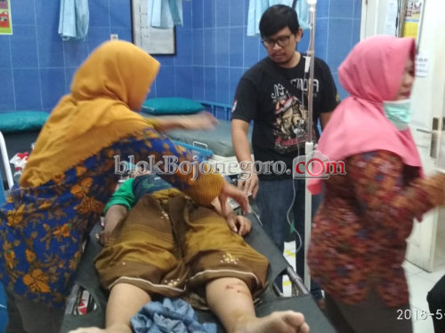 Hendak Menyeberang, Pelajar di Baureno Dihantam Sepeda Motor