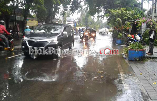Dua Hari Hujan, BMKG Belum Berani Pastikan Musim Penghujan