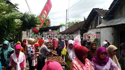 40 Ribu Salak Dinikmati Gratis Oleh Pengunjung