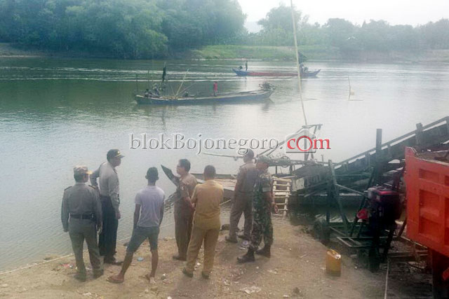 Penambang Pasir di Kanor Masih Marak