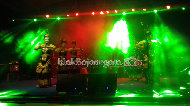 Tari Thengul Angling Dharma Meriahkan Jazz Bengawan