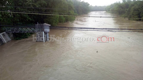 Hujan Lokal Pengaruhi Tinggi Air Bengawan