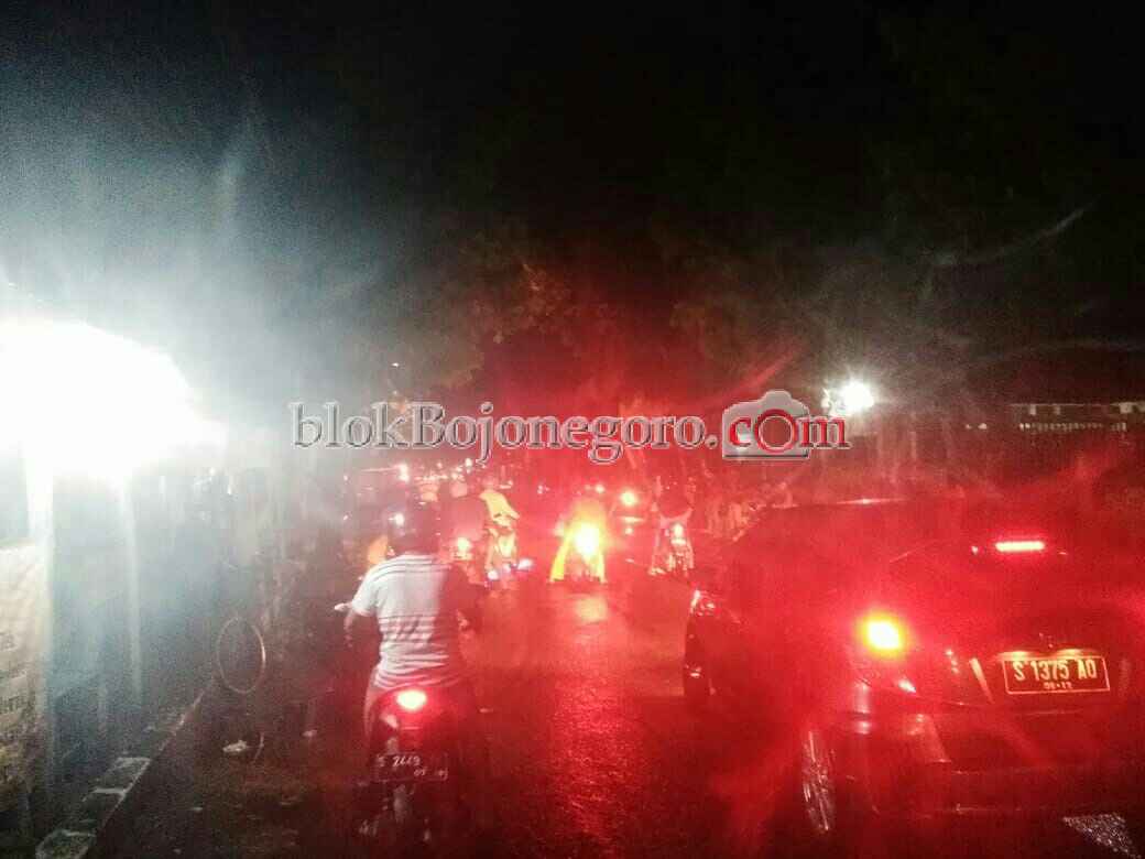 Berbahaya, Pengguna Jalan Diminta Balik Arah