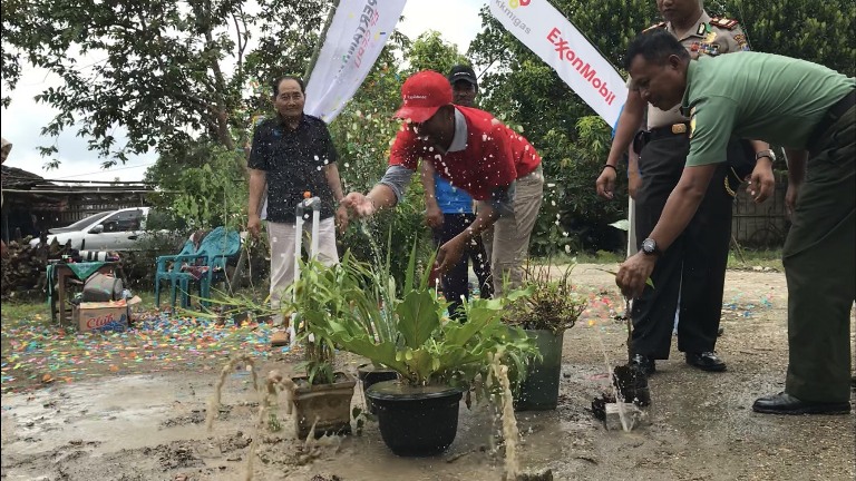 EMCL Serah Terimakan Fasilitas Air Bersih