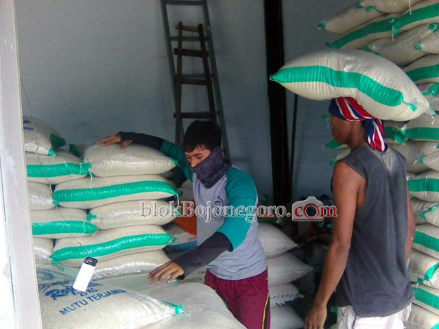 Sempat Turun, Harga Beras Premium Kembali Naik