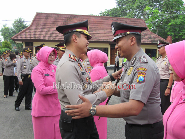 Akhir Tahun, 17 Personel Polres Naik Pangkat
