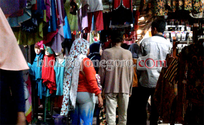 H-5 Lebaran, Pasar Kota Bojonegoro Padat