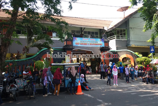 2 SMP Kota Alami Keterlambatan Pengumuman PPDB Online