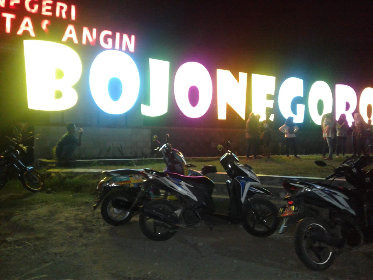 Tarik Pengunjung, Wisata Atas Angin Gelar Hiburan Dangdut