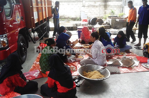 BPBD Kirim 750 Nasi Bungkus dan Makanan Siap Saji