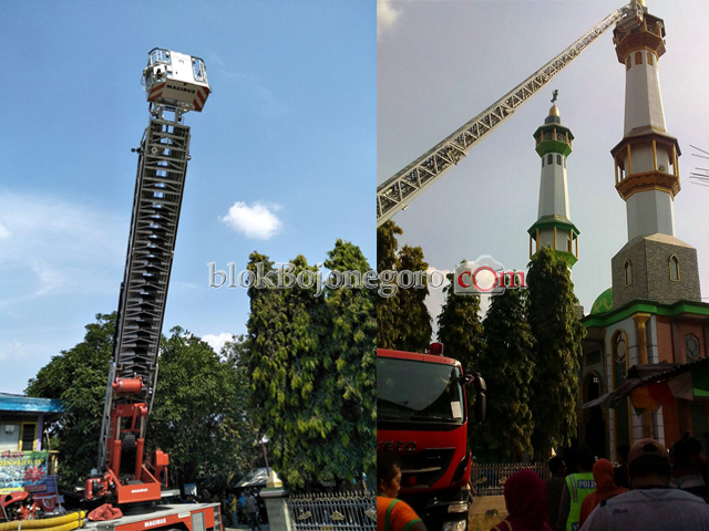 Pingsan di Atas Menara Masjid, Dievakuasi Pakai Damkar