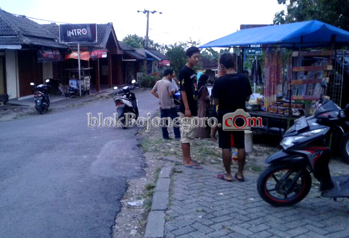 Tak Hanya di Malo, Pedagang Dadakan Pun Menjamur di Bubulan