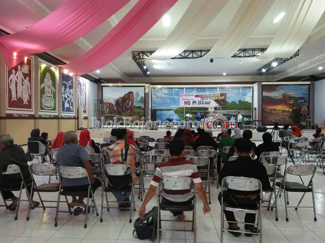 No Plus Koes Plus Mania Ikut Hibur Pergantian Tahun