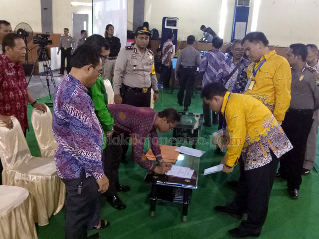 Tim IT Pemkab Dan Polres Cek Peralatan Koreksi