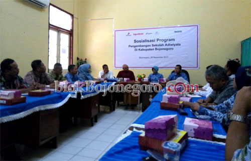 Tropis Dampingi 10 Lembaga Kembangkan Sekolah Adiwiyata