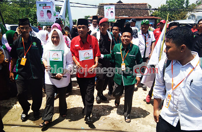 Anna-Wawan Jalan Kaki ke KPU
