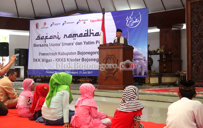 K.H Maimun Syafii Berikan Tausiyah