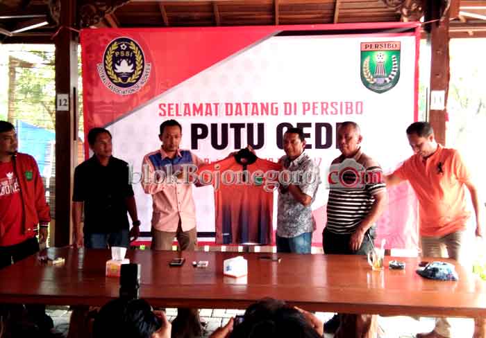 Kenalkan Pelatih Baru Persibo